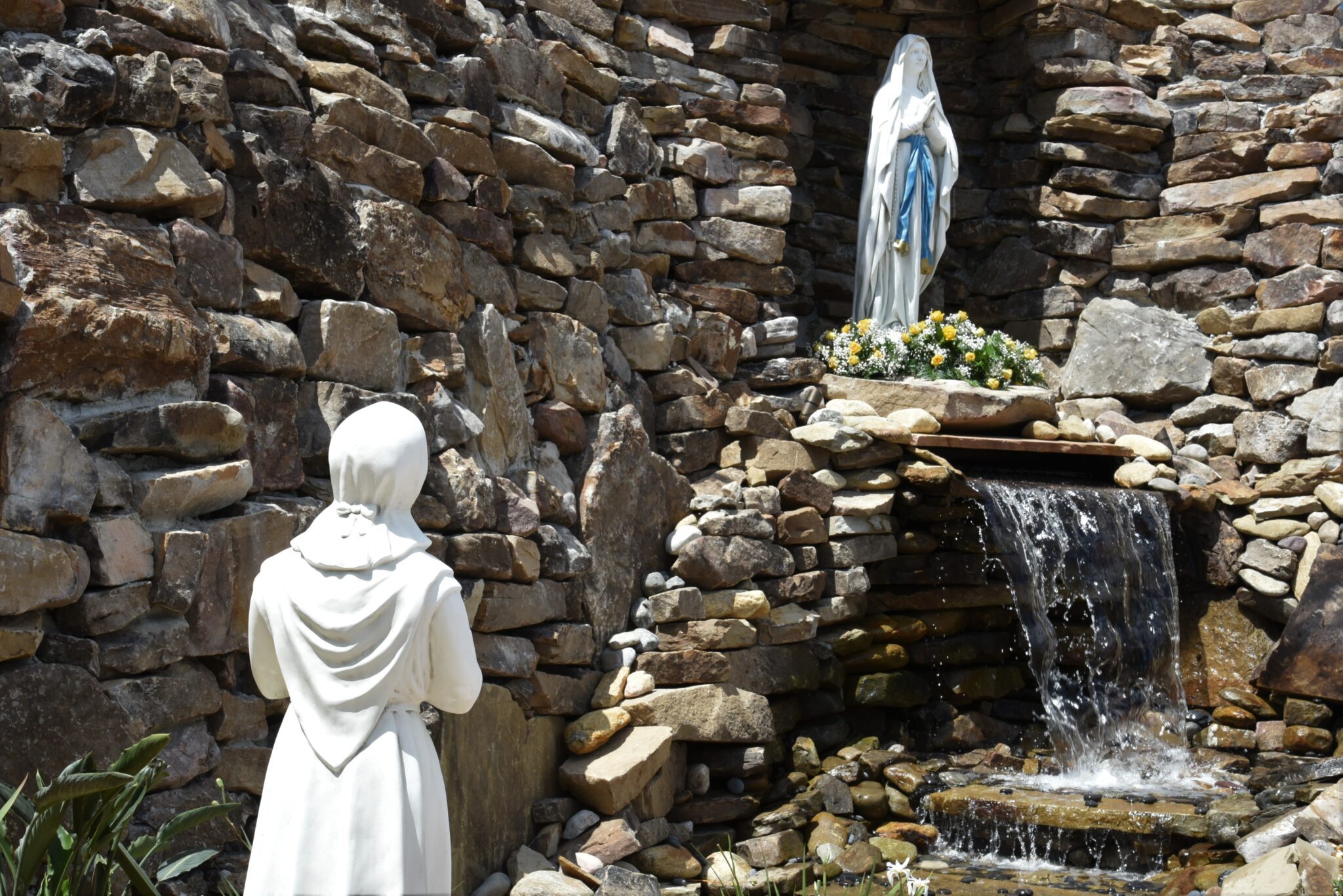 Grotto honors Mary’s Magnificat – Diocese of Orlando, Florida